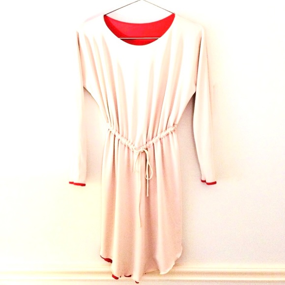 TODAY’S FASHION Draped Mini Dress
Long Sleeve Cream and Red Reversible - Picture 1 of 2